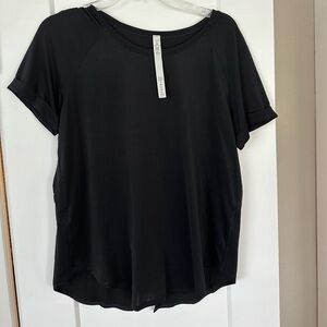 Lululemon short sleeve shirt